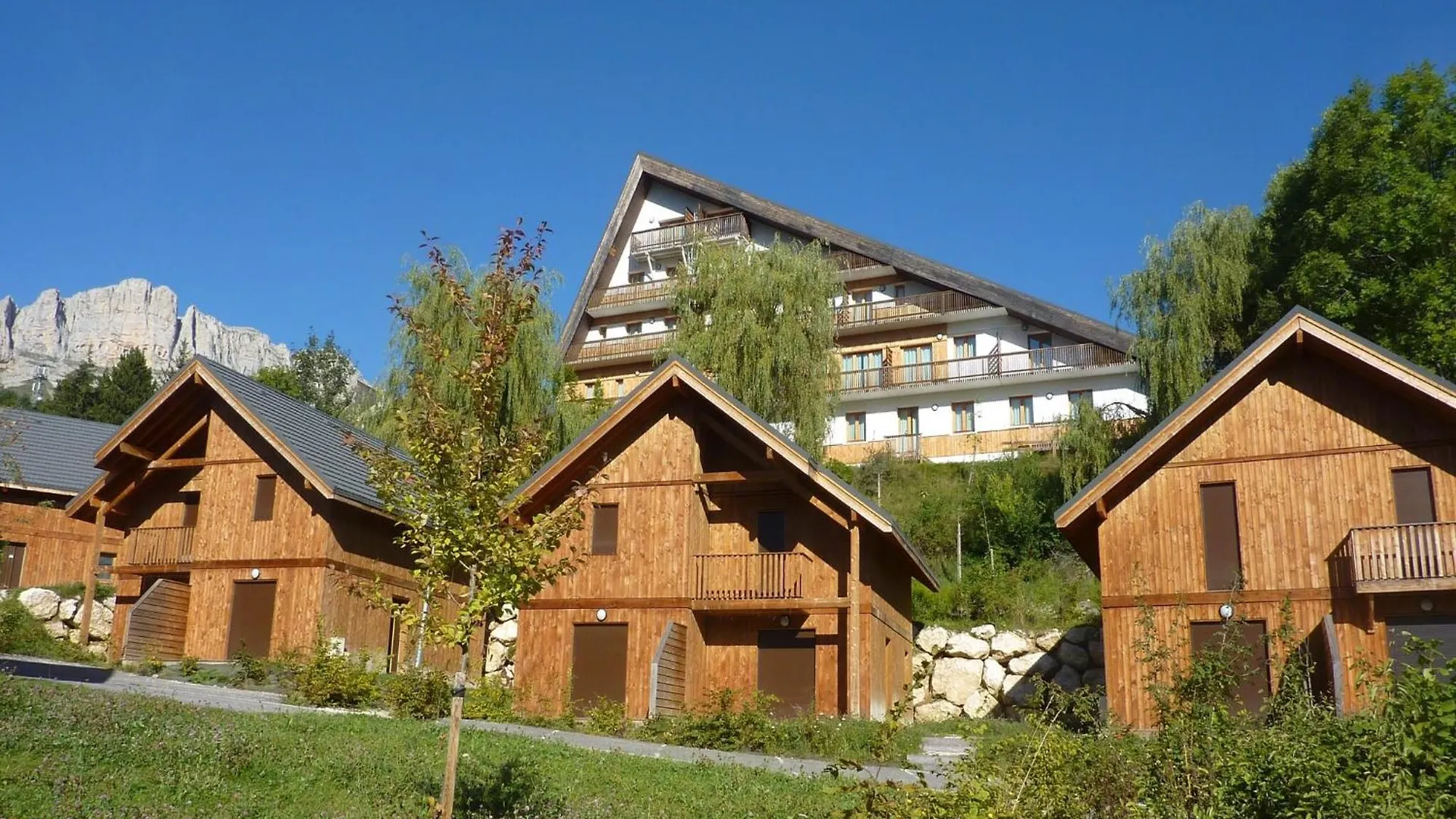 Chalet With Shuttle Bus To The Ski Lift Gresse-en-Vercors