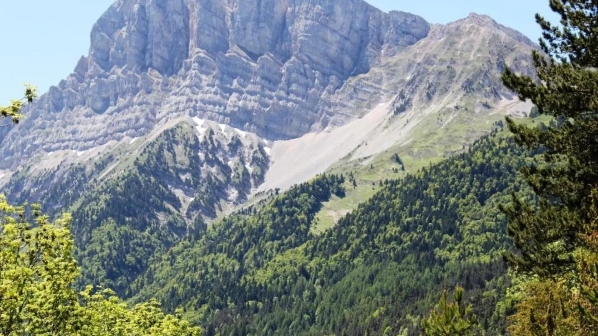 Chalet With Shuttle Bus To The Ski Lift Gresse-en-Vercors